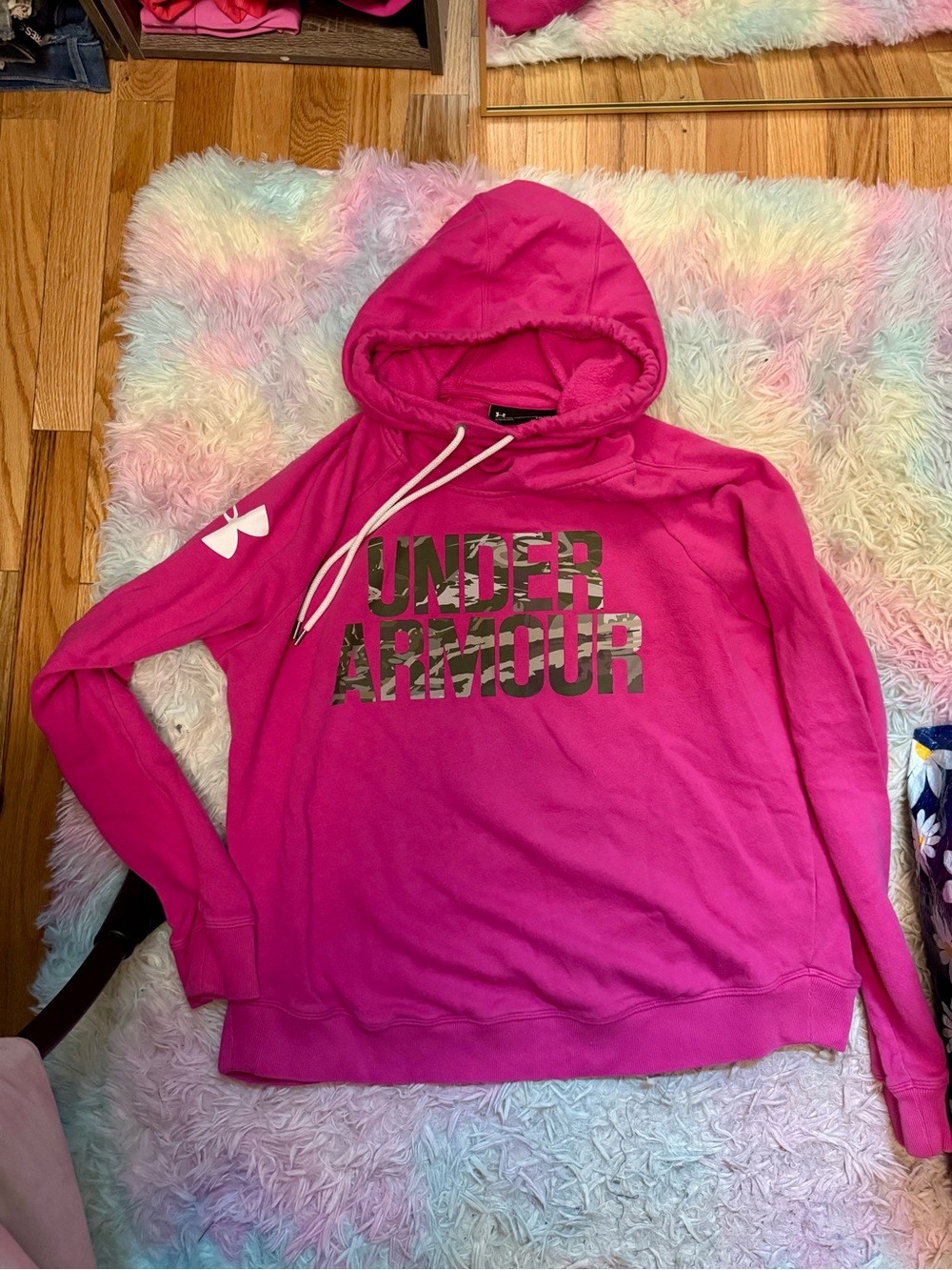 Under Armour Women's Pink Camo Hooded Sweatshirt XL